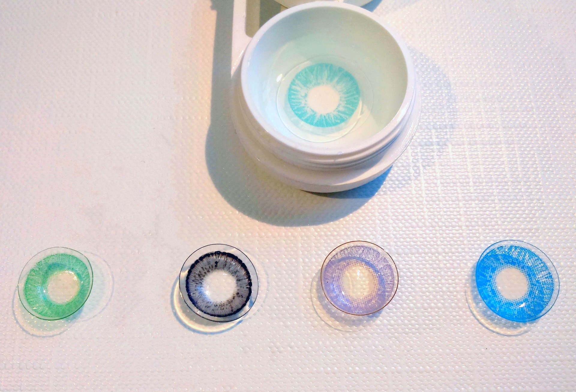 Colored contact lenses